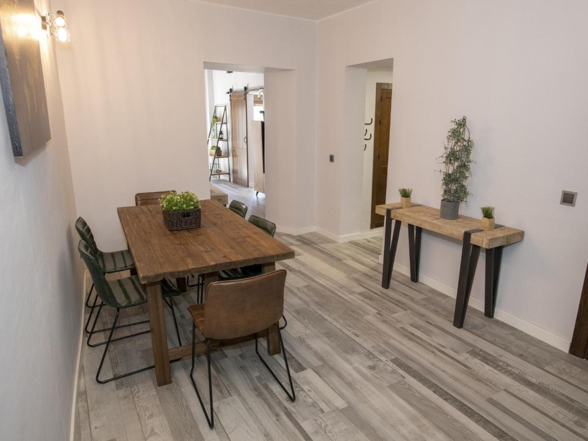 Elegante Apartamento Para 5 En El Centro De Caceres Con Wifi Экстерьер фото