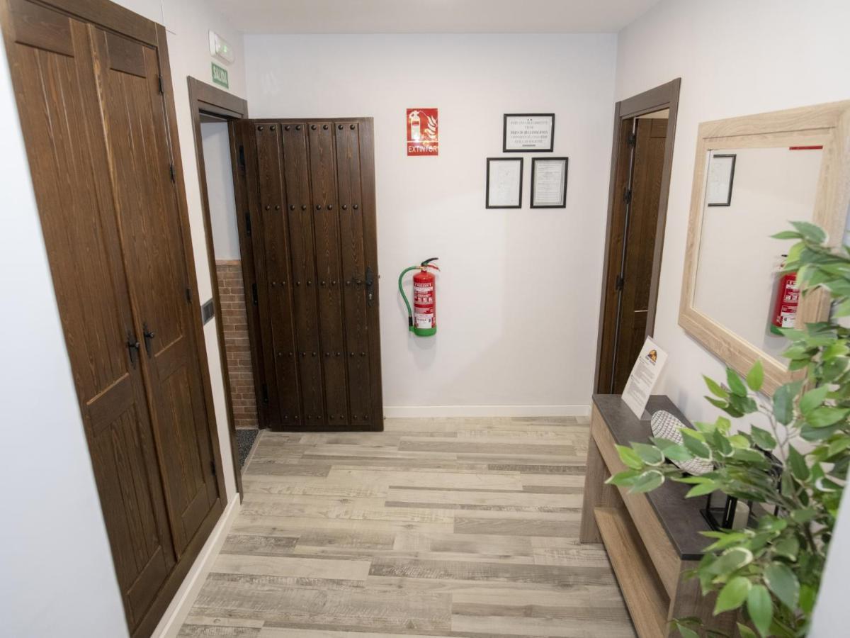 Elegante Apartamento Para 5 En El Centro De Caceres Con Wifi Экстерьер фото