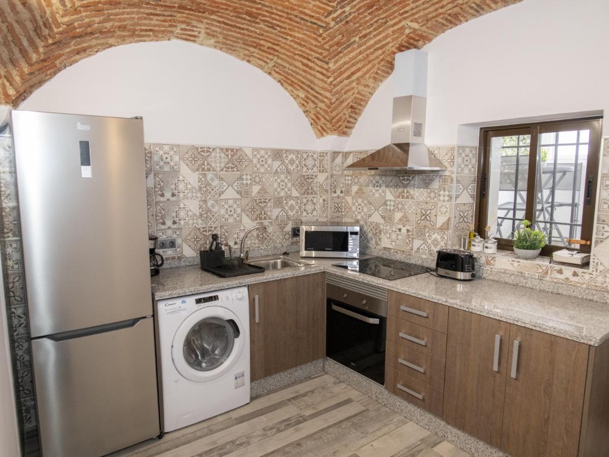 Elegante Apartamento Para 5 En El Centro De Caceres Con Wifi Экстерьер фото