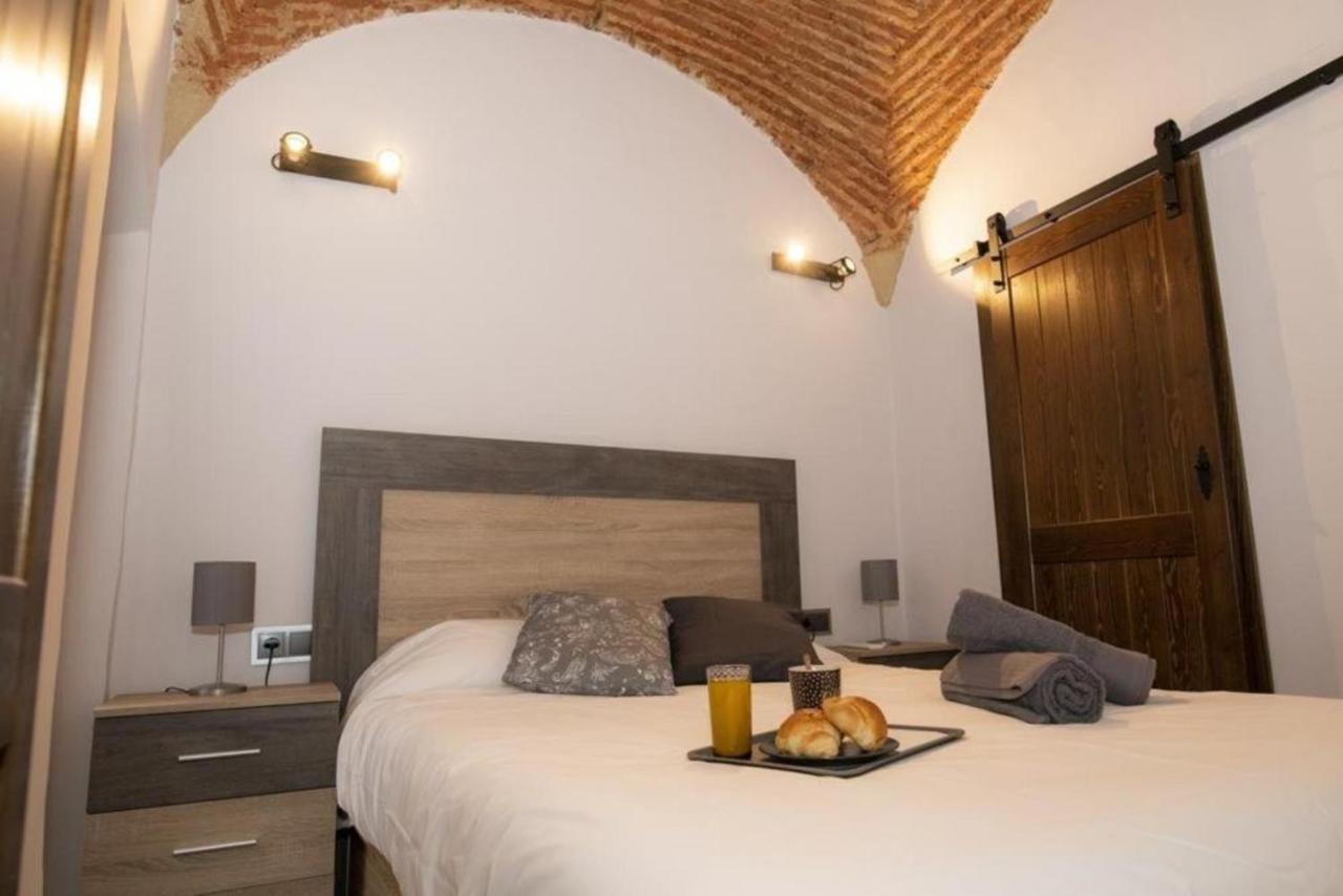 Elegante Apartamento Para 5 En El Centro De Caceres Con Wifi Экстерьер фото